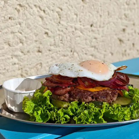 Burger Keto (bez bułki)